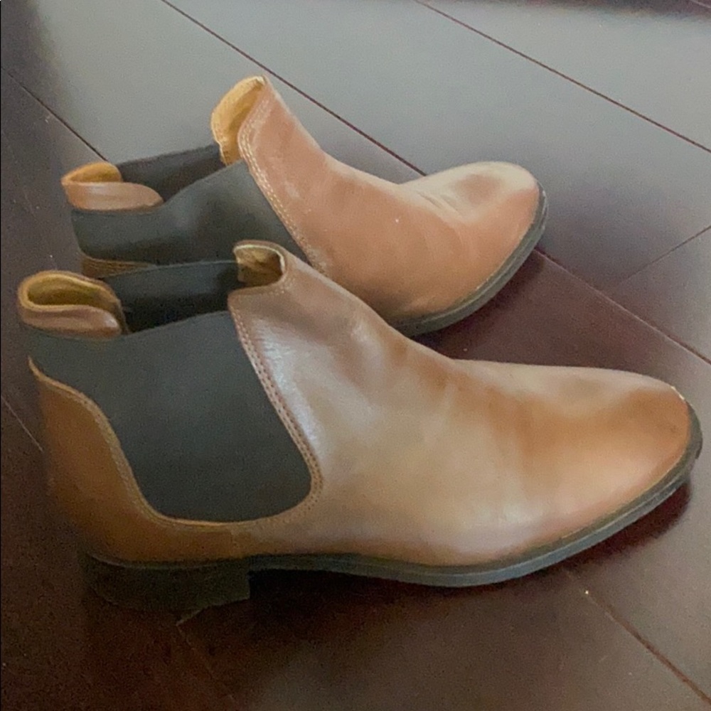 Stop Shop Booties - Picture 5 of 5